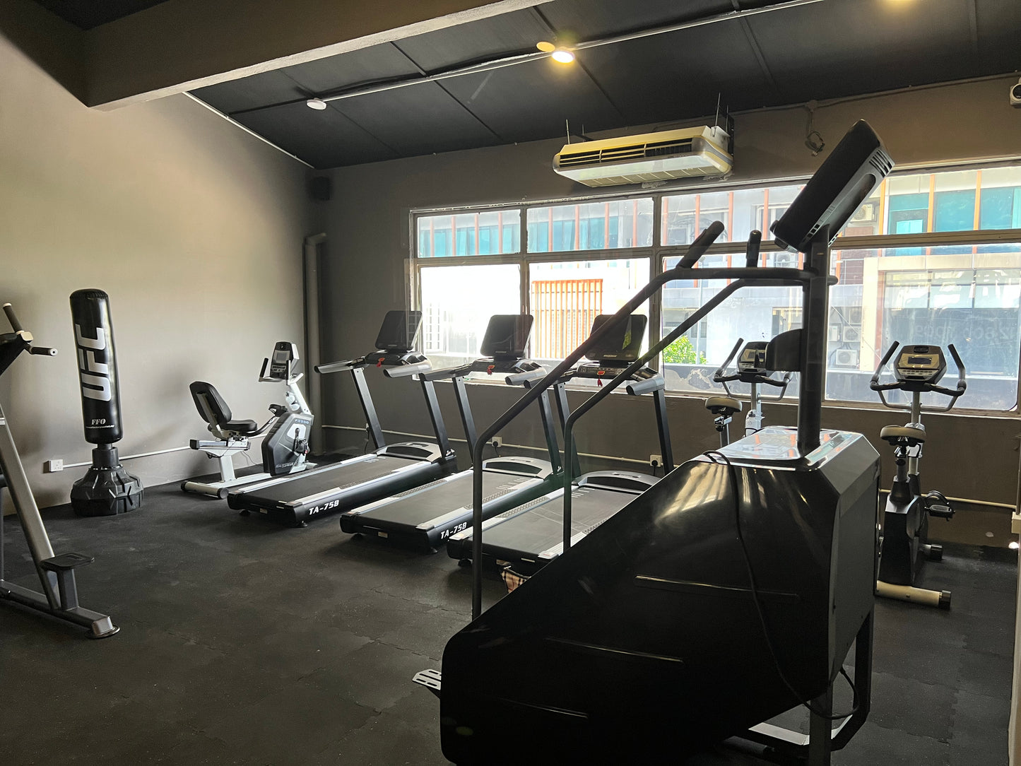 GYM MEMBERSHIP - A-RIPPED FITNESS